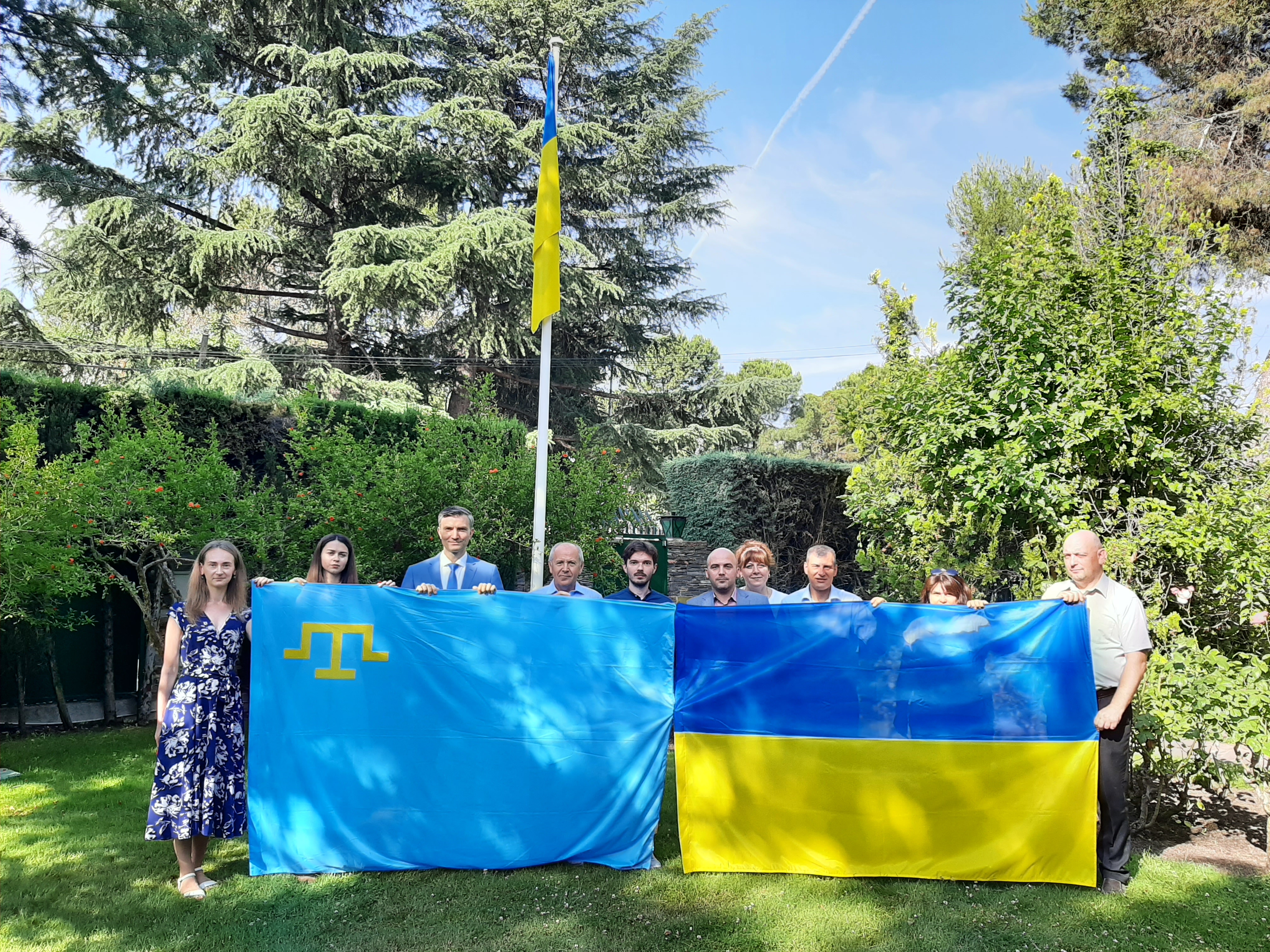 26 червня – День кримськотатарського прапора – символу незламності та  єдності, боротьби за свободу, віру у повернення на рідну землю. |  Посольство України в Королівстві Іспанія
